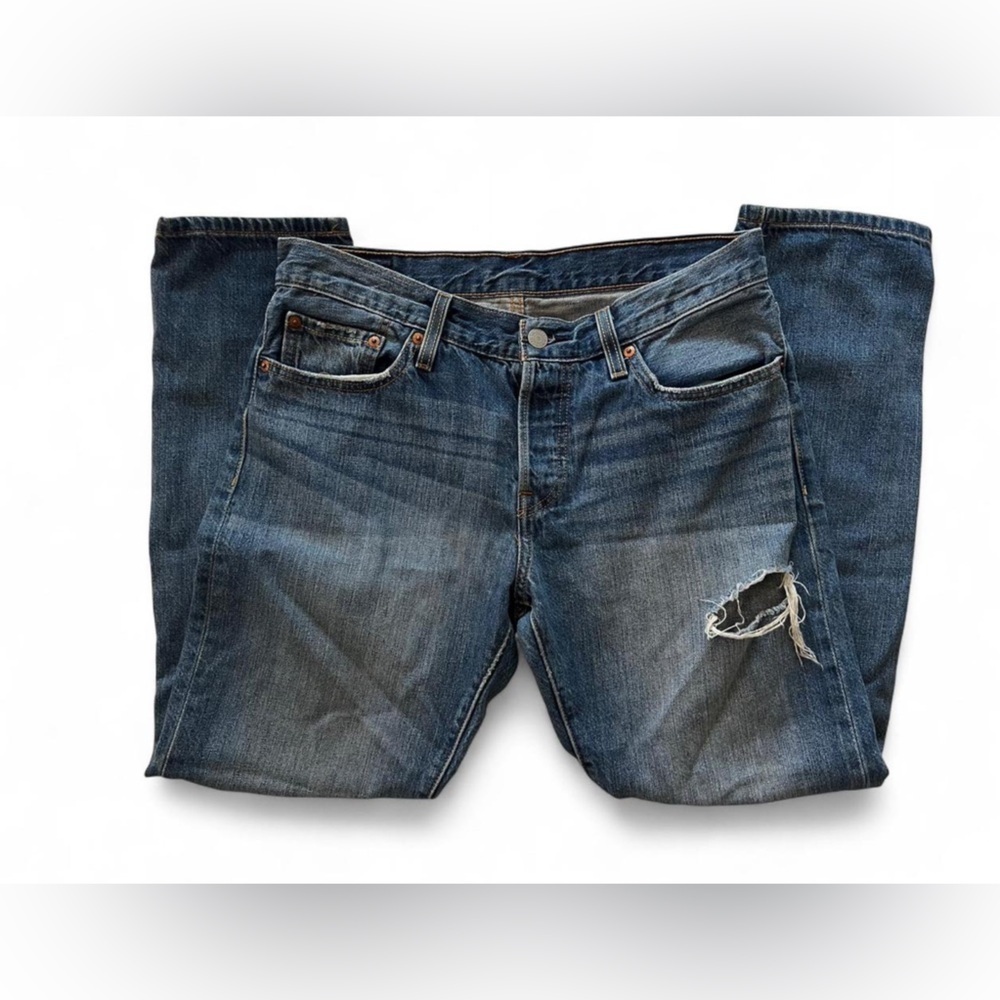Levi’s W27 Distressed Jeans